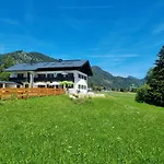 Zollhaus 65 *