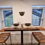 Zollhaus 65 *
