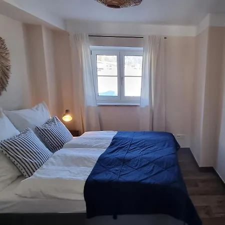 Zollhaus 65