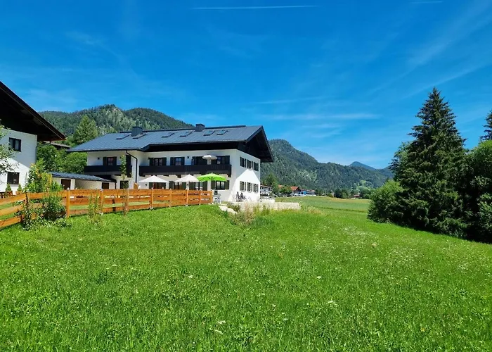 Zollhaus 65 *