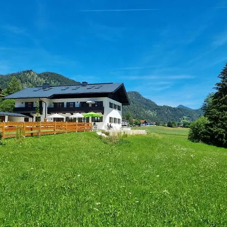 Zollhaus 65 *