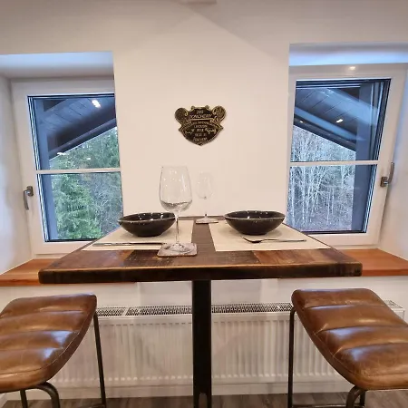 Zollhaus 65 *